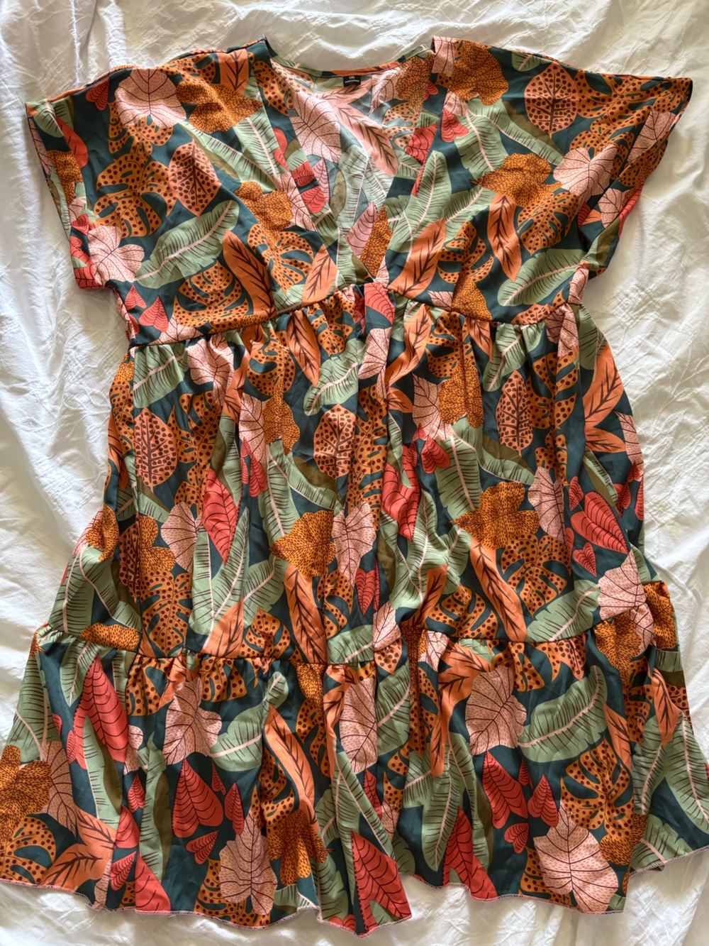 Unknown Brand Women's Midi Dress in Green and Coral Leaf Print